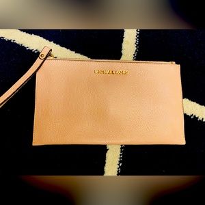 Michael Kors Light Pink zipper bag